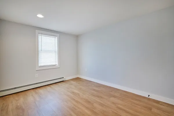 $3,500 | 76 Railroad Avenue, Unit 1, Salisbury, MA 01952