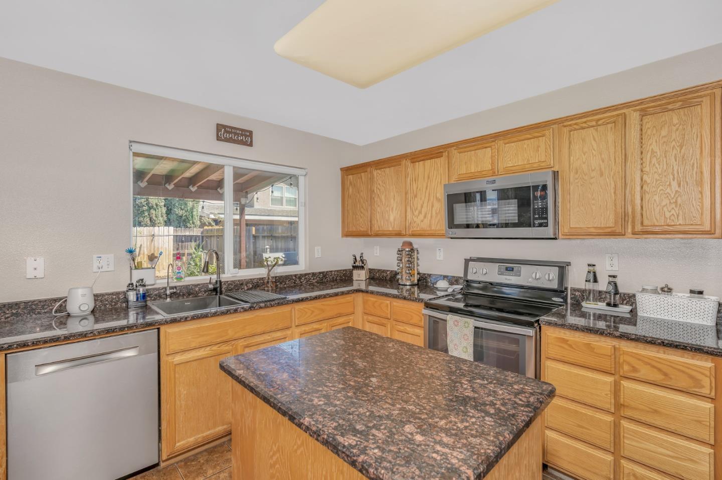 316 Pyramid Avenue Merced, CA 95341 - Photo 14 of 30 Gallery Image 14