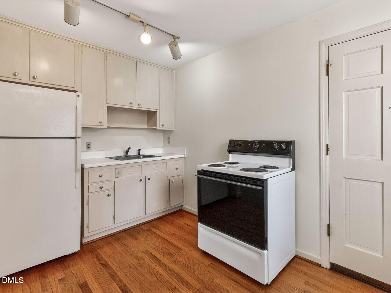 1941 Clark Avenue, Unit 109 Raleigh, NC 27605 - Photo 7 of 12 011-1280x960-kitchen