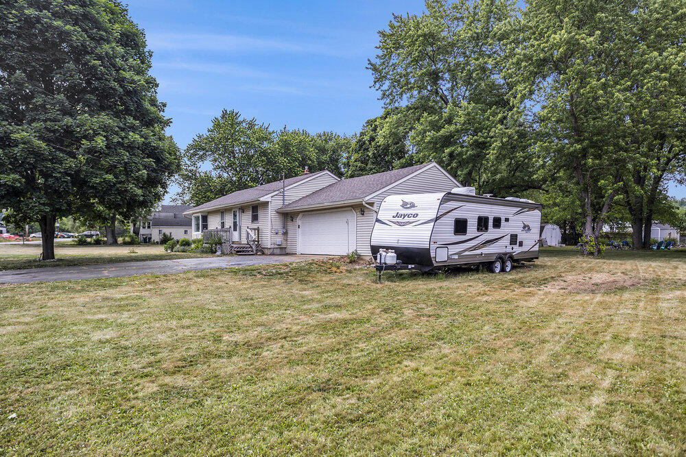 8045 Swift Road Battle Creek, MI 49017 - Photo 18 of 19 003_8045_swift_rd_battle_creek_mi_49017-
