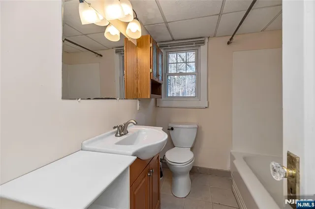 $3,400 | 103 Upper Lakeview Avenue, Ringwood, NJ 07456