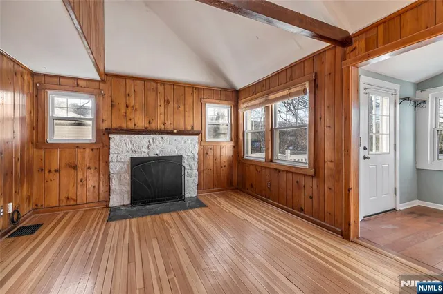 $3,400 | 103 Upper Lakeview Avenue, Ringwood, NJ 07456