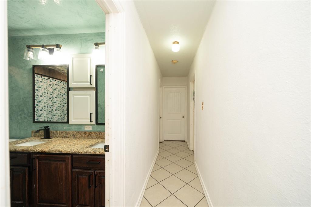 913 Russell Road Everman, TX 76140 - Photo 22 of 28