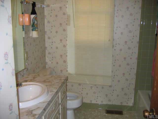 4509 Limerick Drive Raleigh, NC 27604 - Photo 7 of 10 Hall Bath