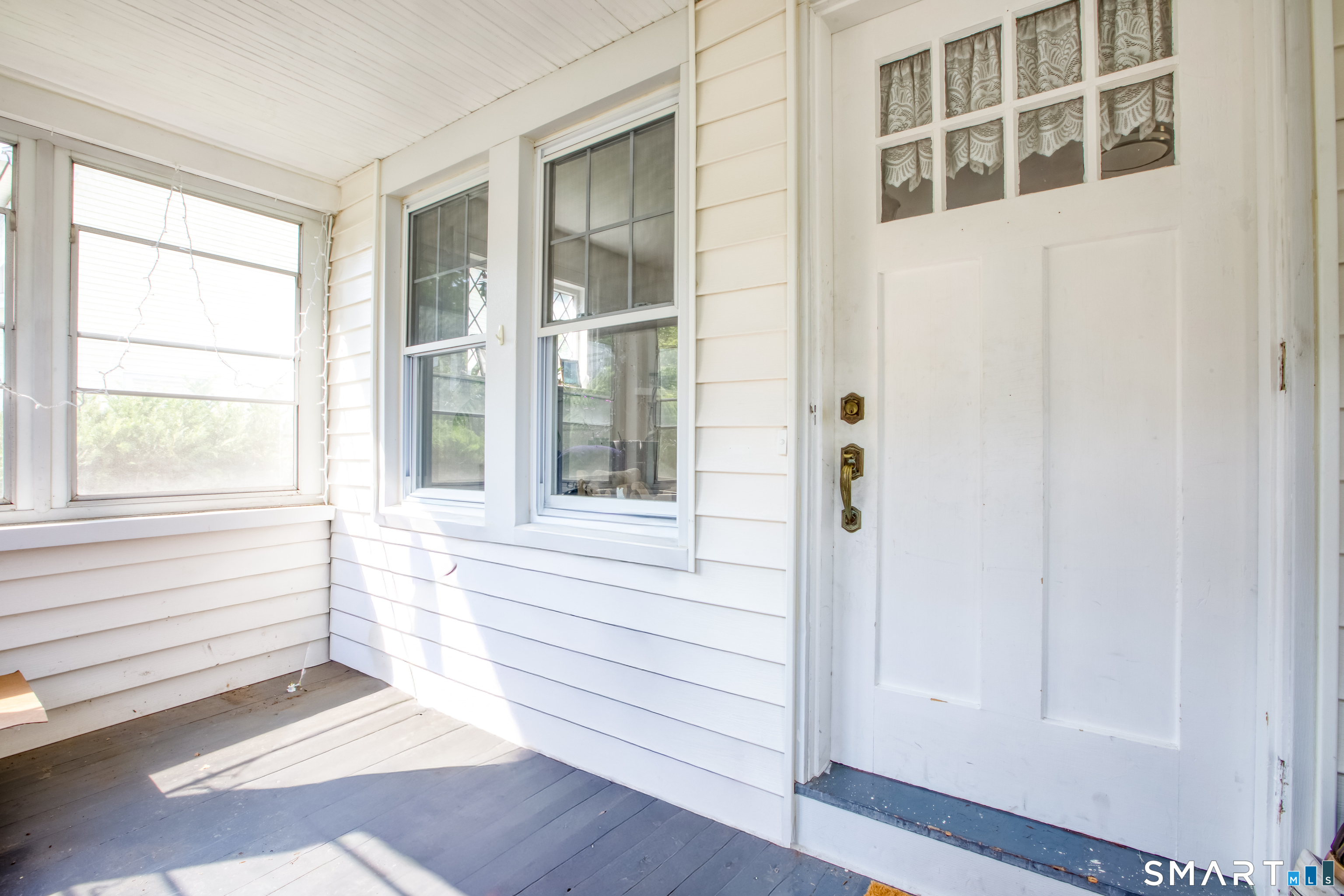 42 Thompson Street Hamden, CT 06518 - Photo 2 of 32