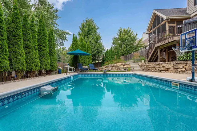 $1,500,000 | 814 Big Stone Trail, Middleton, WI 53562