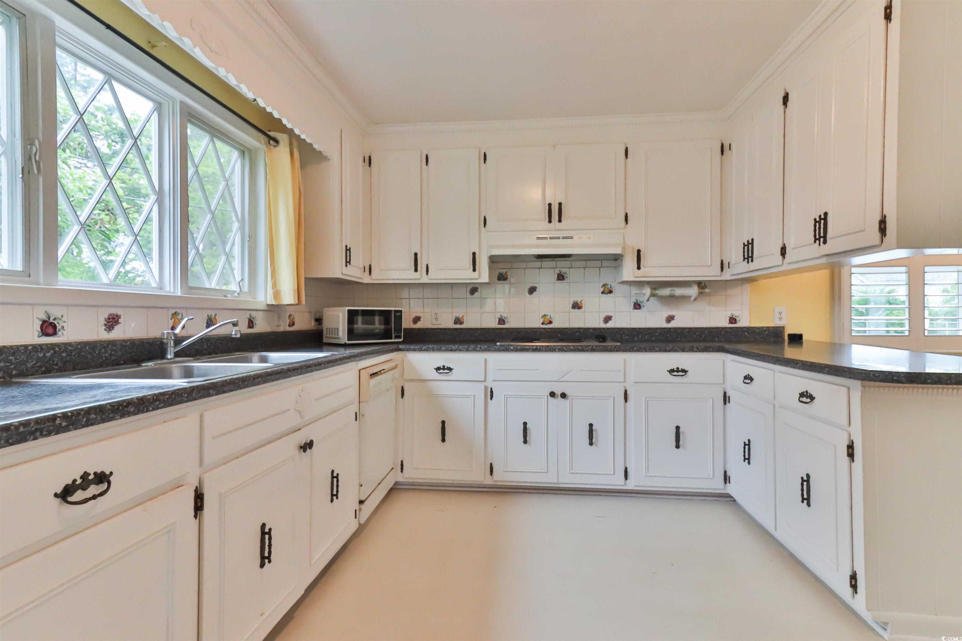 305 Richard Temple Boulevard Lake View, SC 29563 - Photo 8 of 40
