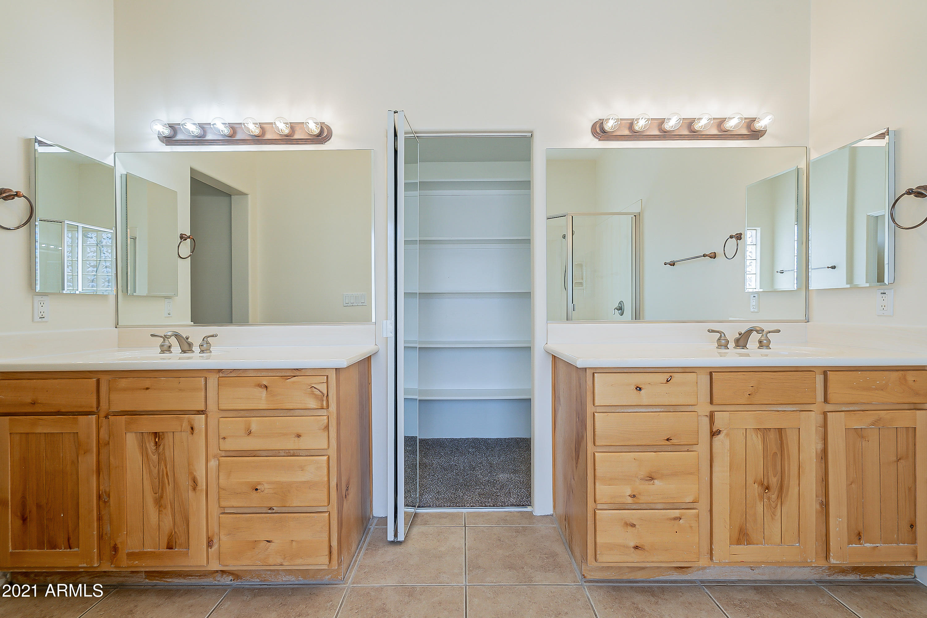 2625 West Saber Road Phoenix, AZ 85086 - Photo 29 of 101 Saber - HD-29