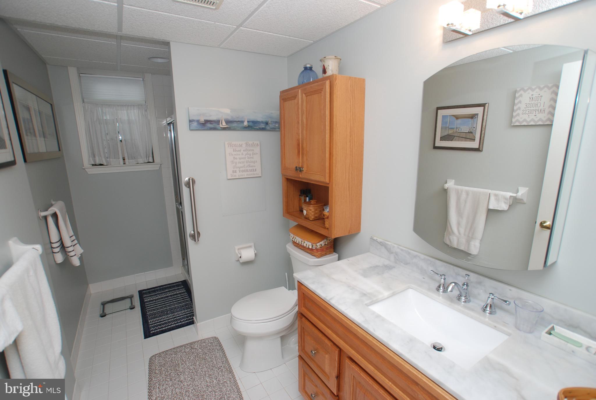 2102 Centennial Station Warminster, PA 18974 - Photo 38 of 68 2nd Full Bath with window