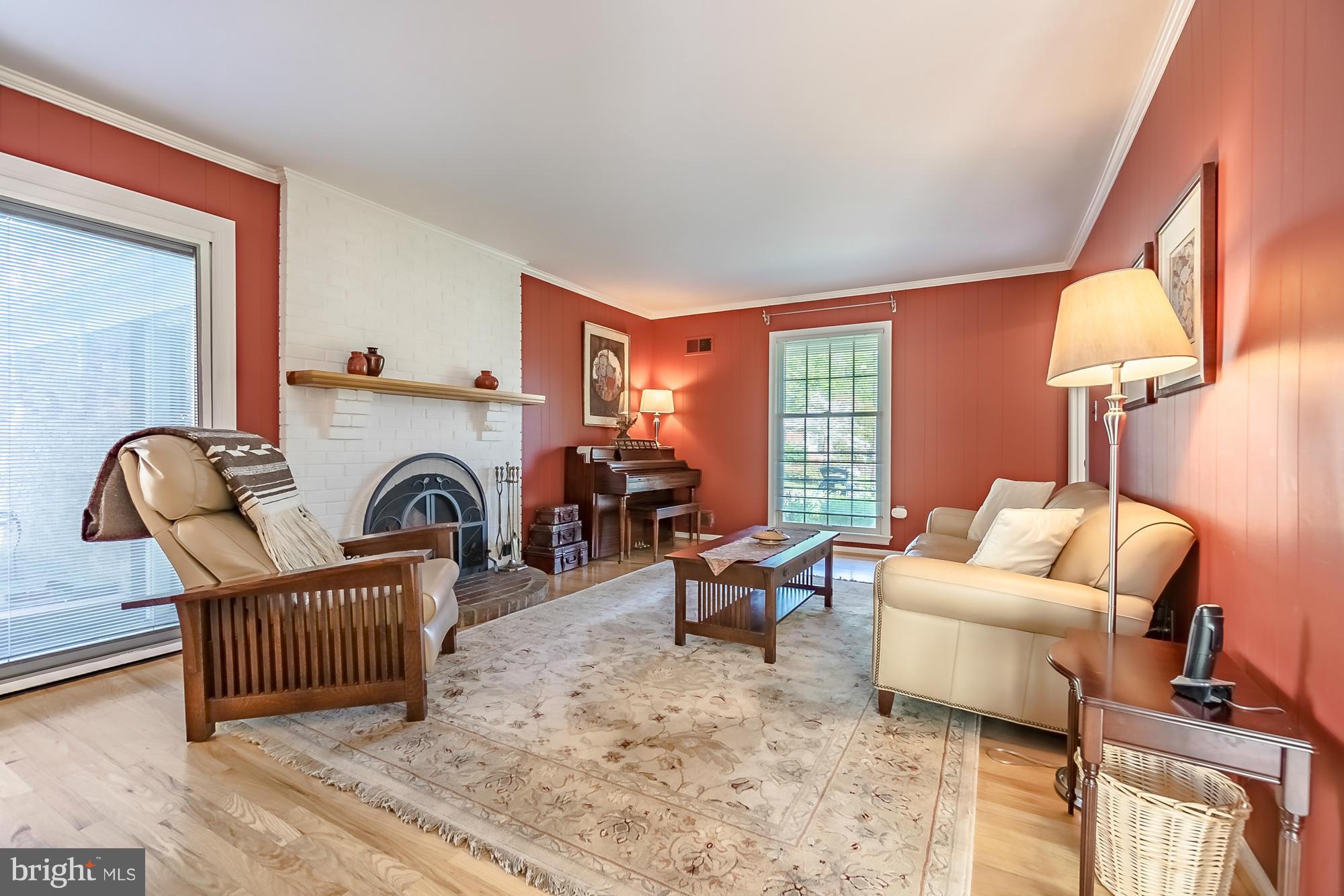 13621 North Gate Drive Silver Spring, MD 20906 - Photo 11 of 30 Family Room