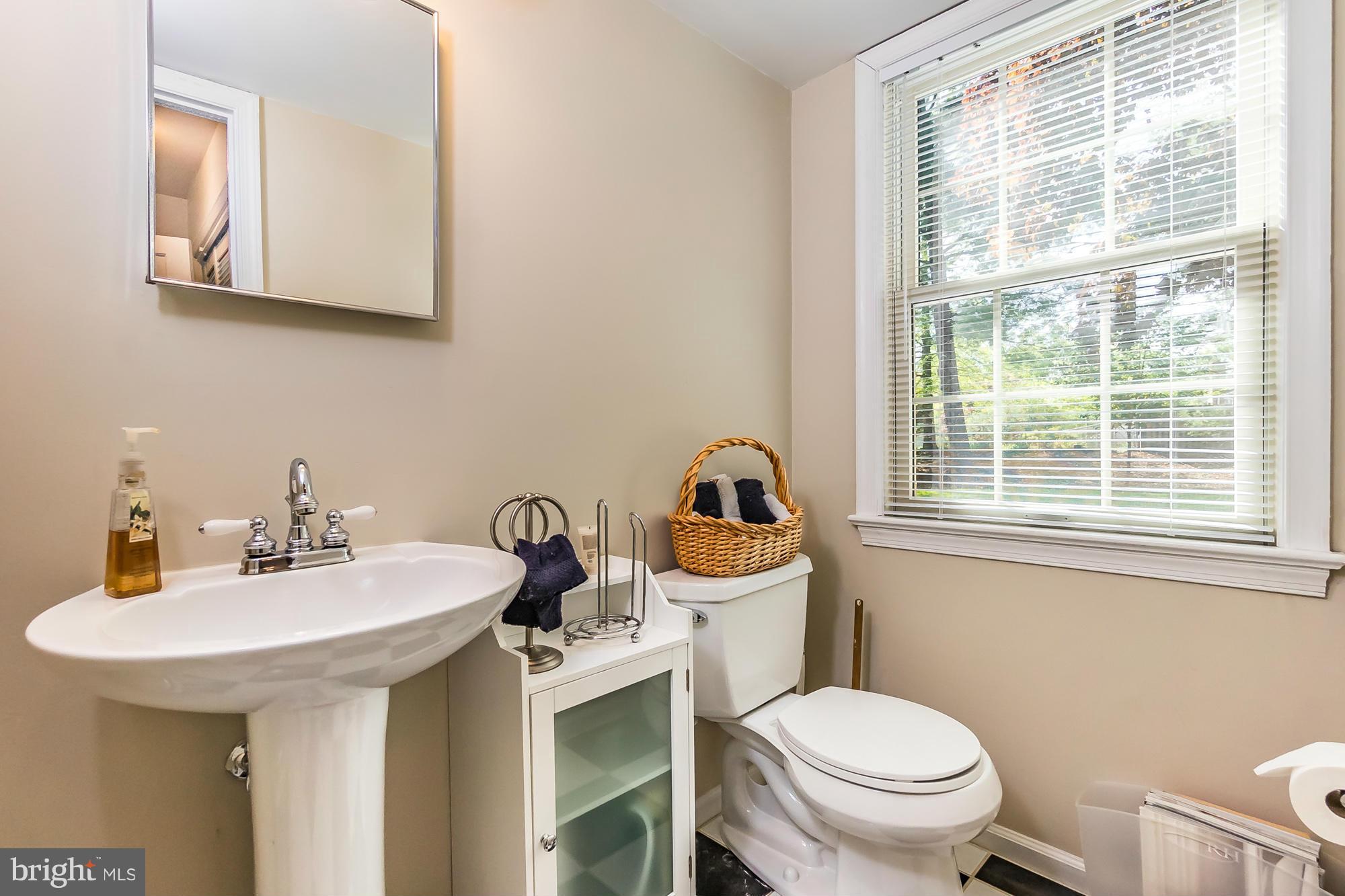 13621 North Gate Drive Silver Spring, MD 20906 - Photo 21 of 30 Bath