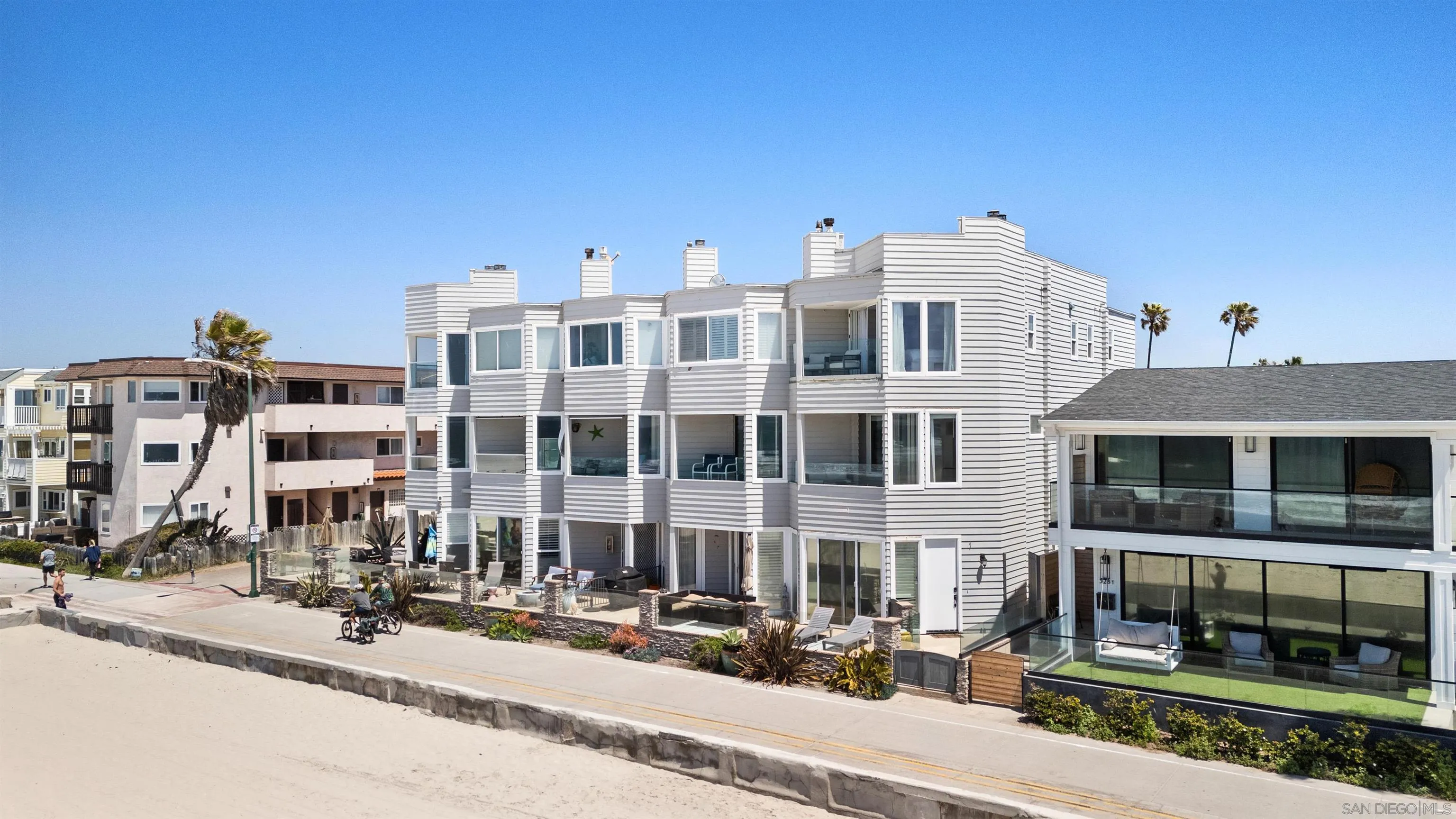 3285 Ocean Front Walk, Unit 3 San Diego, CA 92109 - Photo 35 of 38 a view of a building with a street