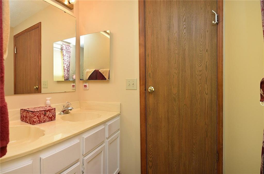 7717 Castle Ridge Court Indianapolis, IN 46256 - Photo 14 of 24 Gallery Image 14