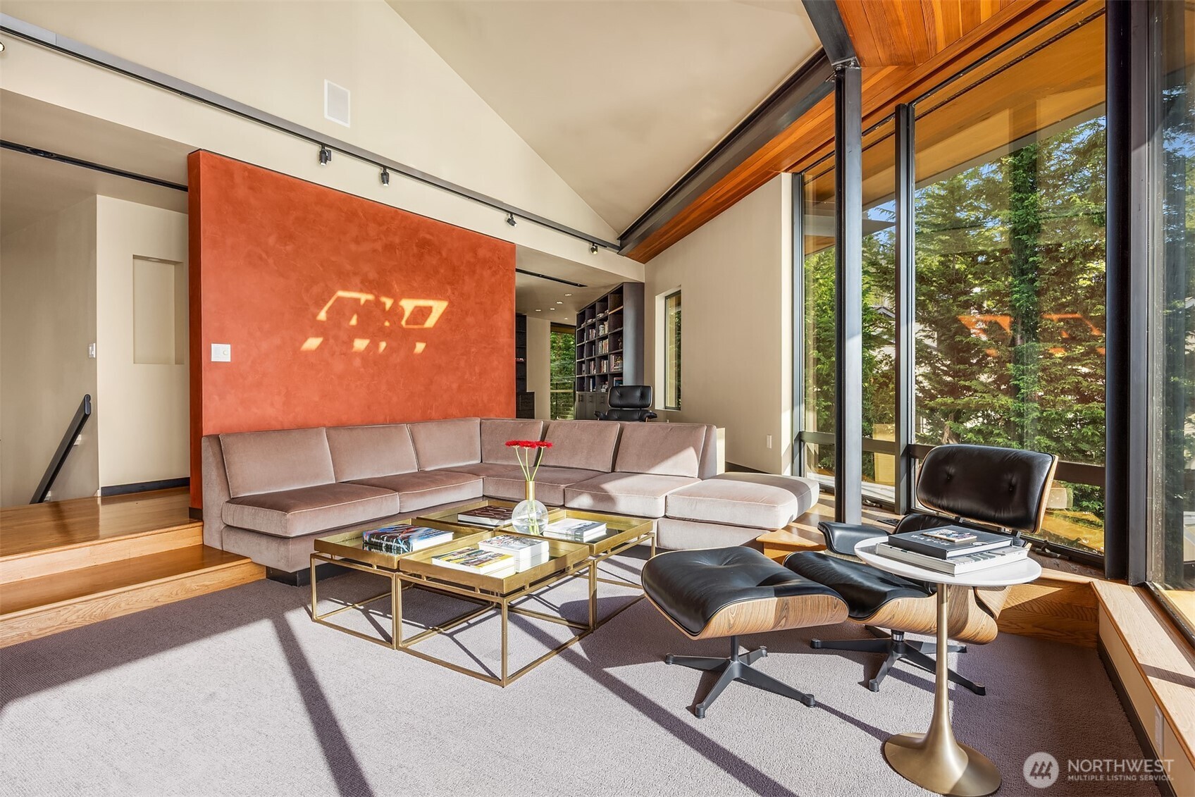 7703 West Mercer Way Mercer Island, WA 98040 - Photo 16 of 37