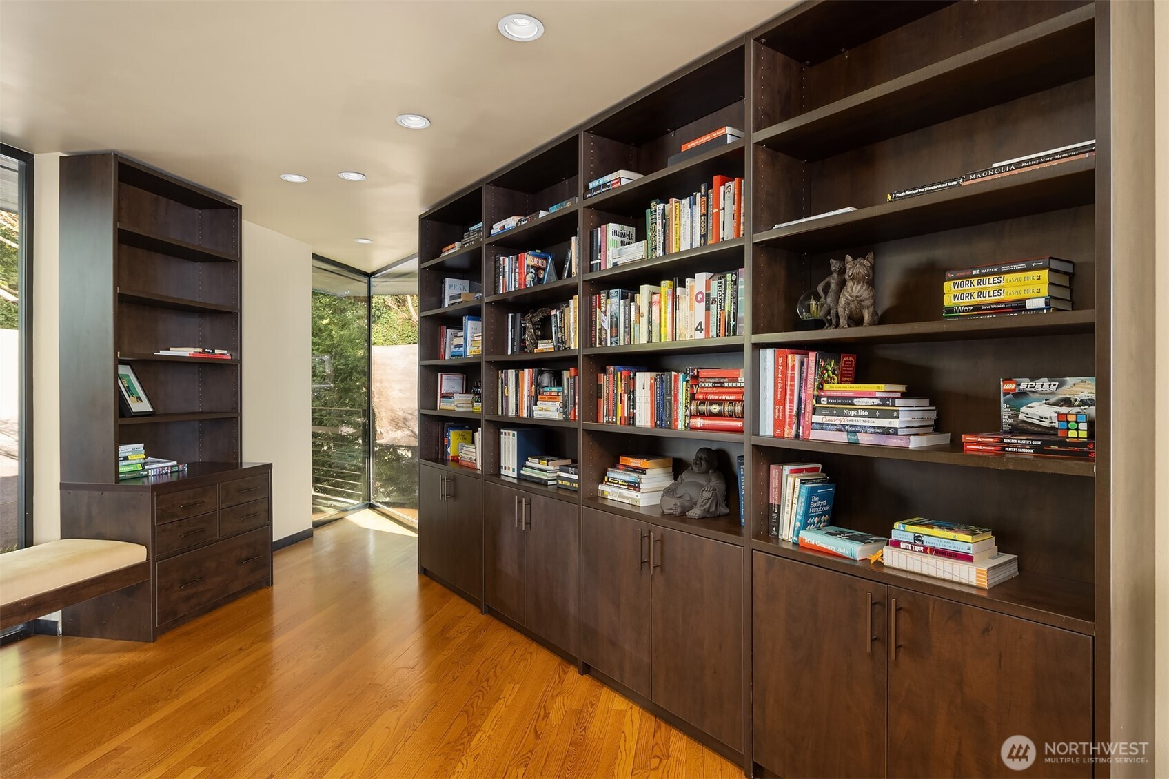 7703 West Mercer Way Mercer Island, WA 98040 - Photo 17 of 37