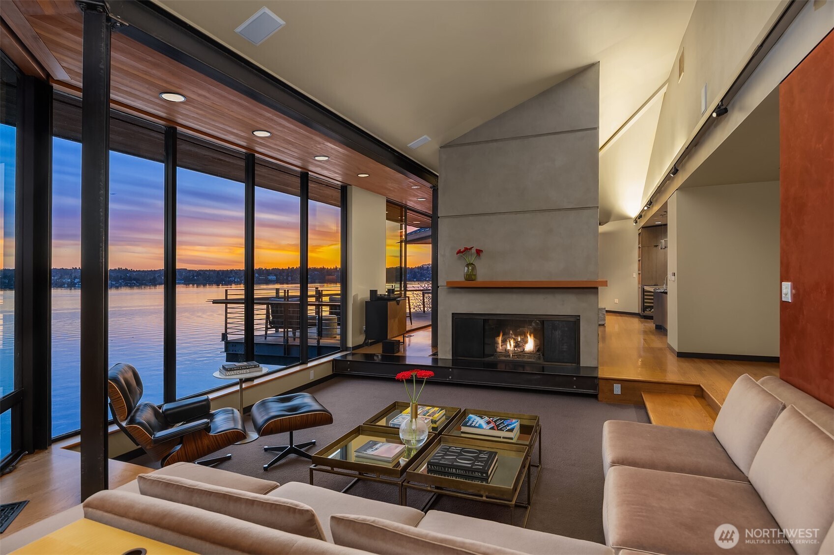 7703 West Mercer Way Mercer Island, WA 98040 - Photo 3 of 37