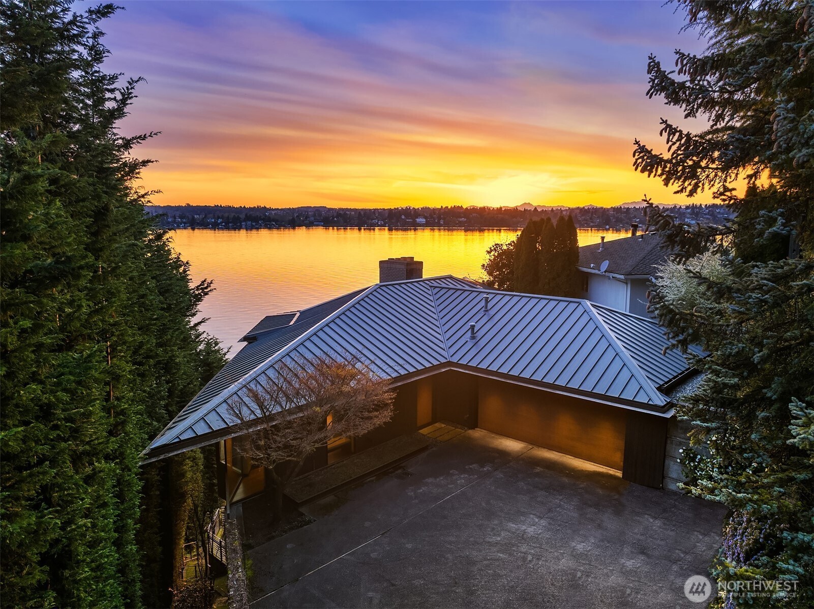 7703 West Mercer Way Mercer Island, WA 98040 - Photo 35 of 37