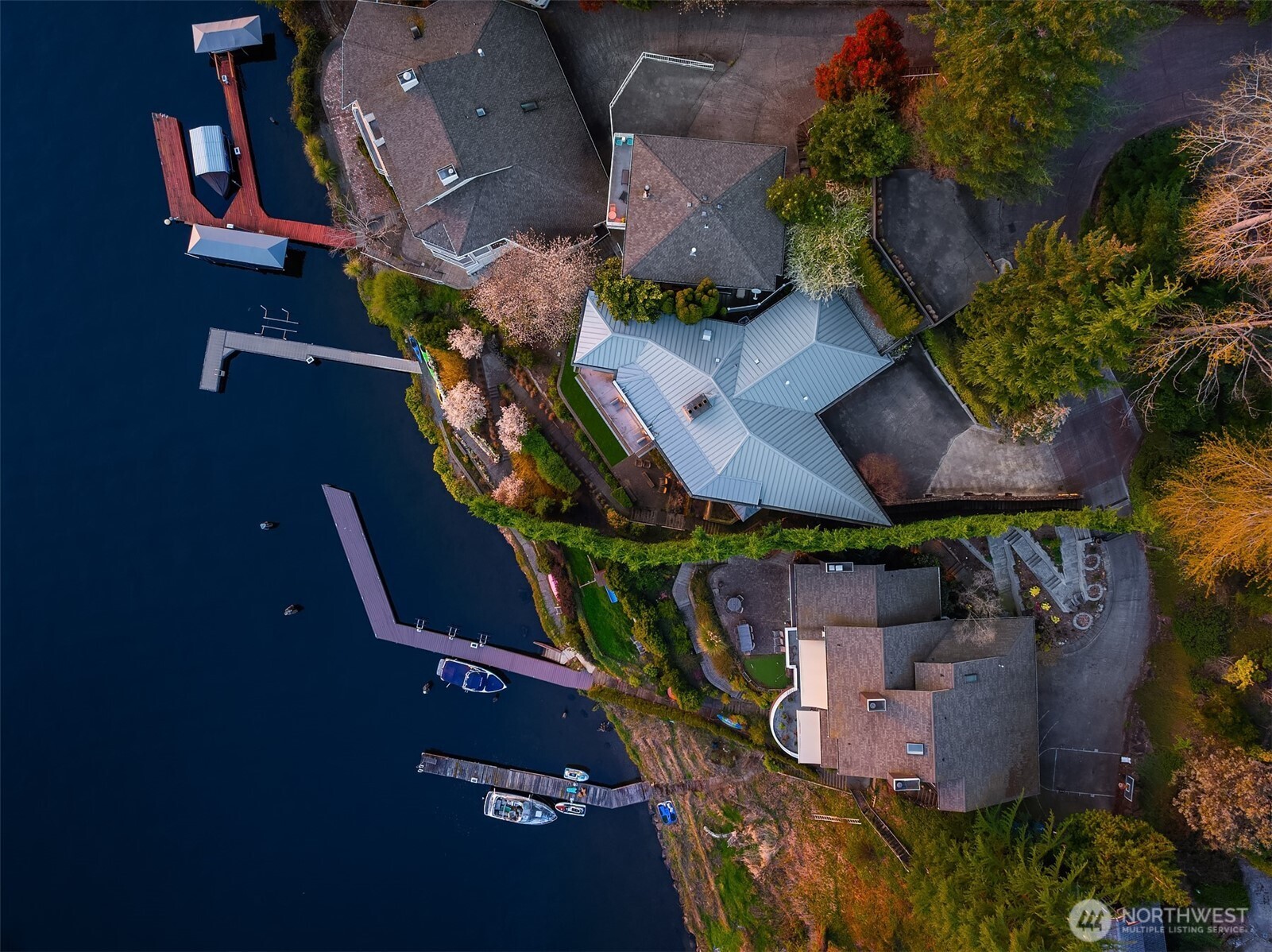 7703 West Mercer Way Mercer Island, WA 98040 - Photo 36 of 37