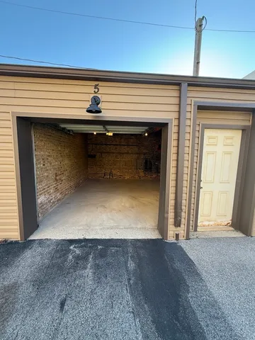 $174,500 | 10905 South Longwood Drive, Unit 3, Chicago, IL 60643