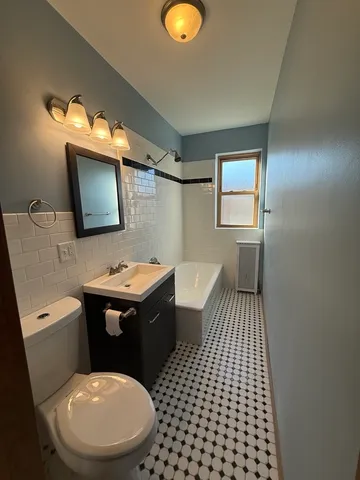 $174,500 | 10905 South Longwood Drive, Unit 3, Chicago, IL 60643