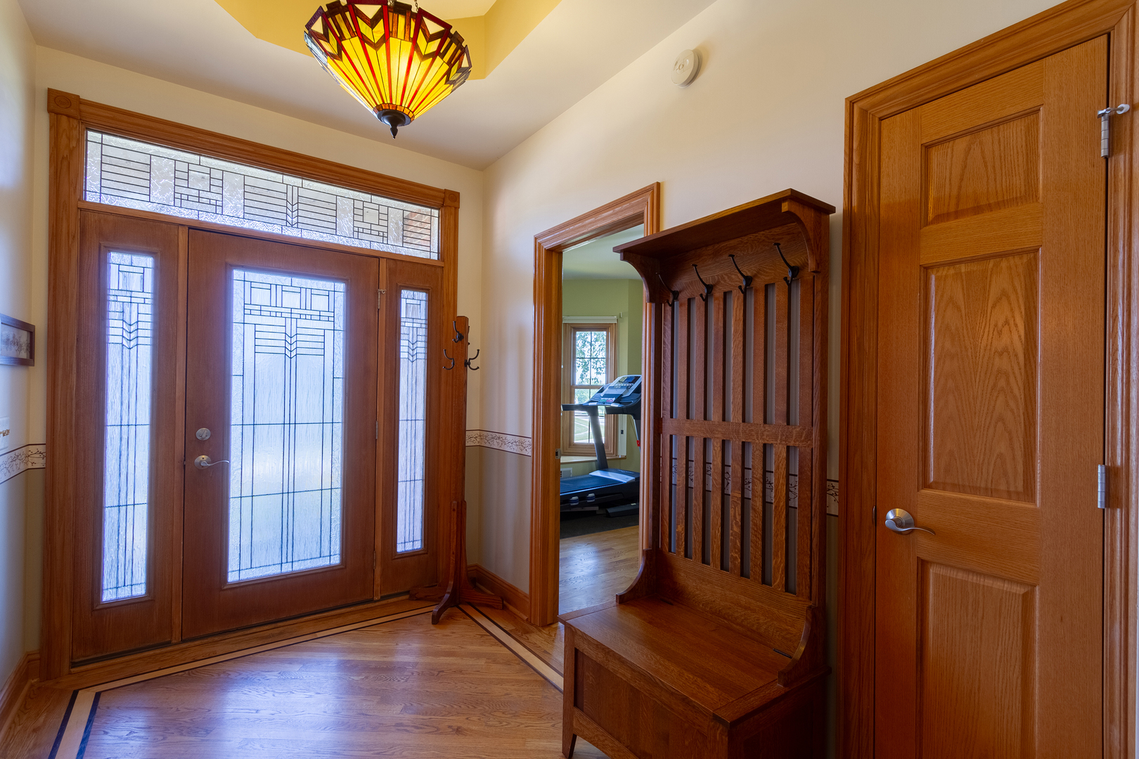 285 Valley Way Burlington, IL 60109 - Photo 4 of 40 an entryway with a door