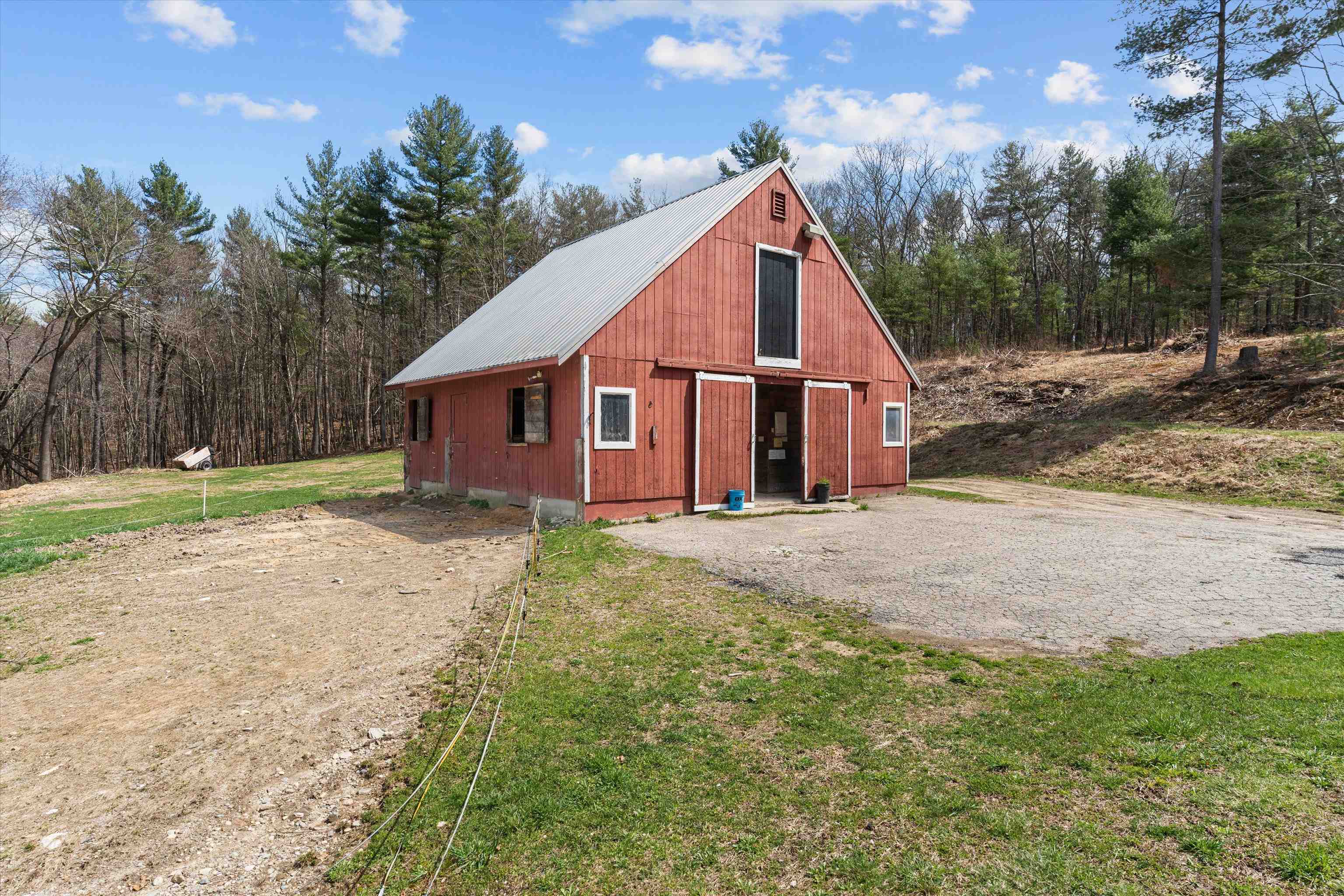 53 Boyd Road Hudson, NH 03051 - Photo 26 of 40