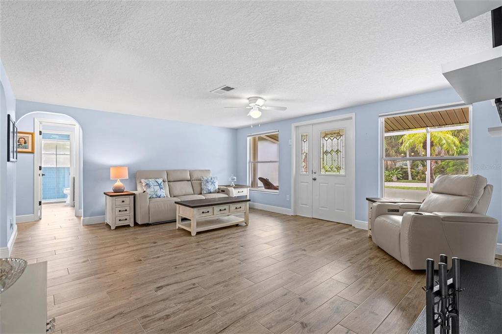 210 Wisteria Road Venice, FL 34293 - Photo 14 of 75 Gallery Image 14