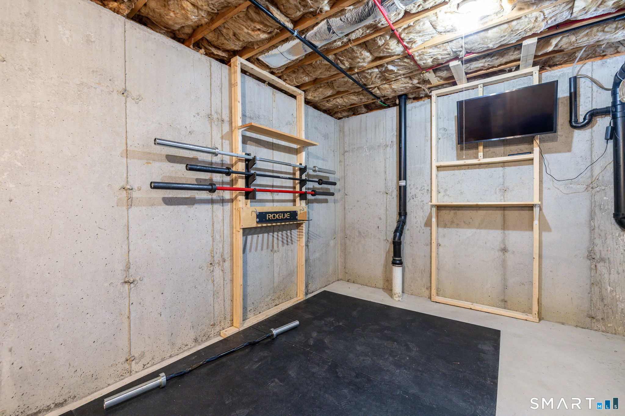 365 Allentown Road, Unit 34 Bristol, CT 06010 - Photo 35 of 43 a view of utility room