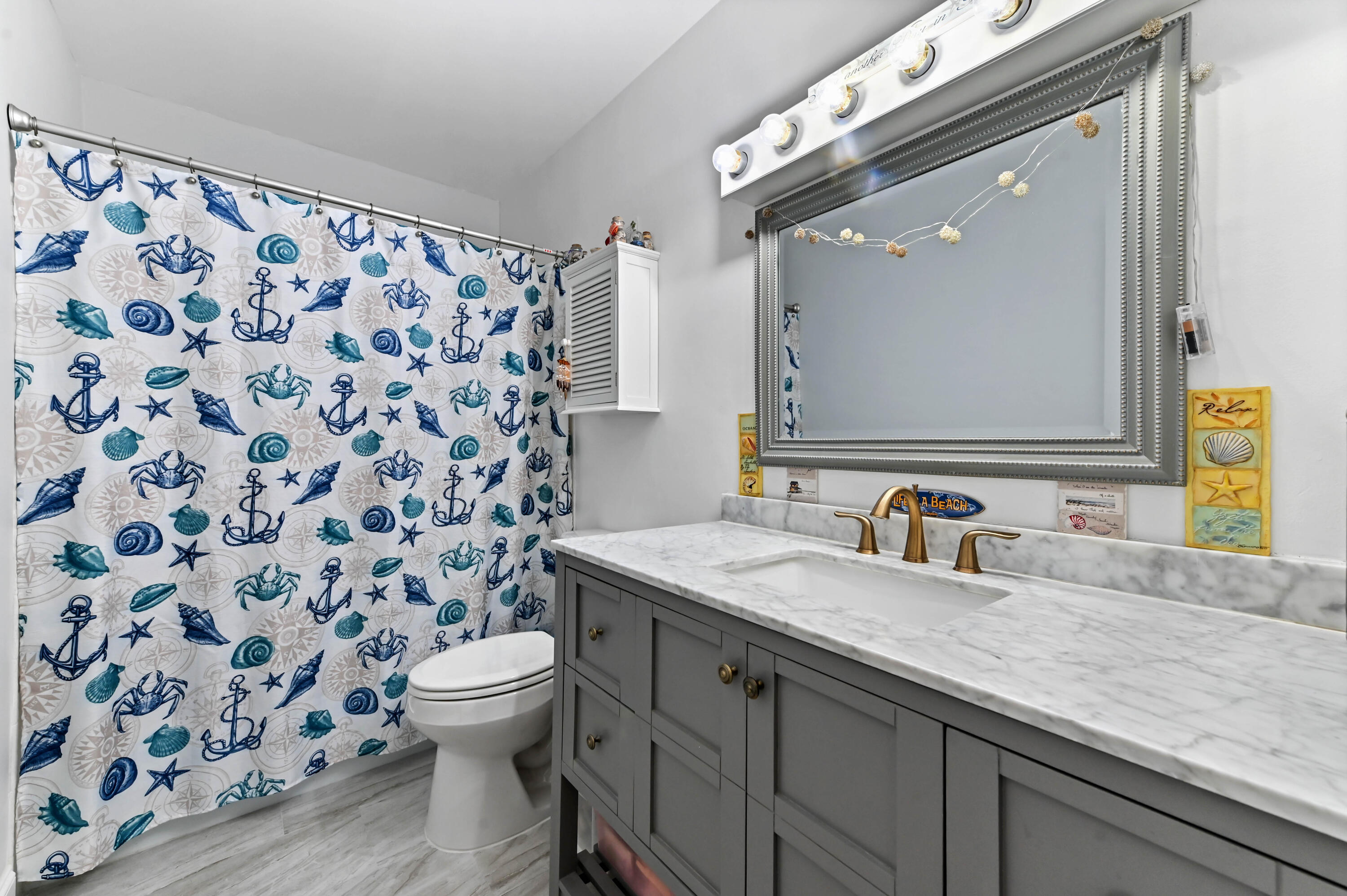 2600 Southeast Ocean Boulevard, Unit AA8 Stuart, FL 34996 - Photo 13 of 36 13 Bathroom 01