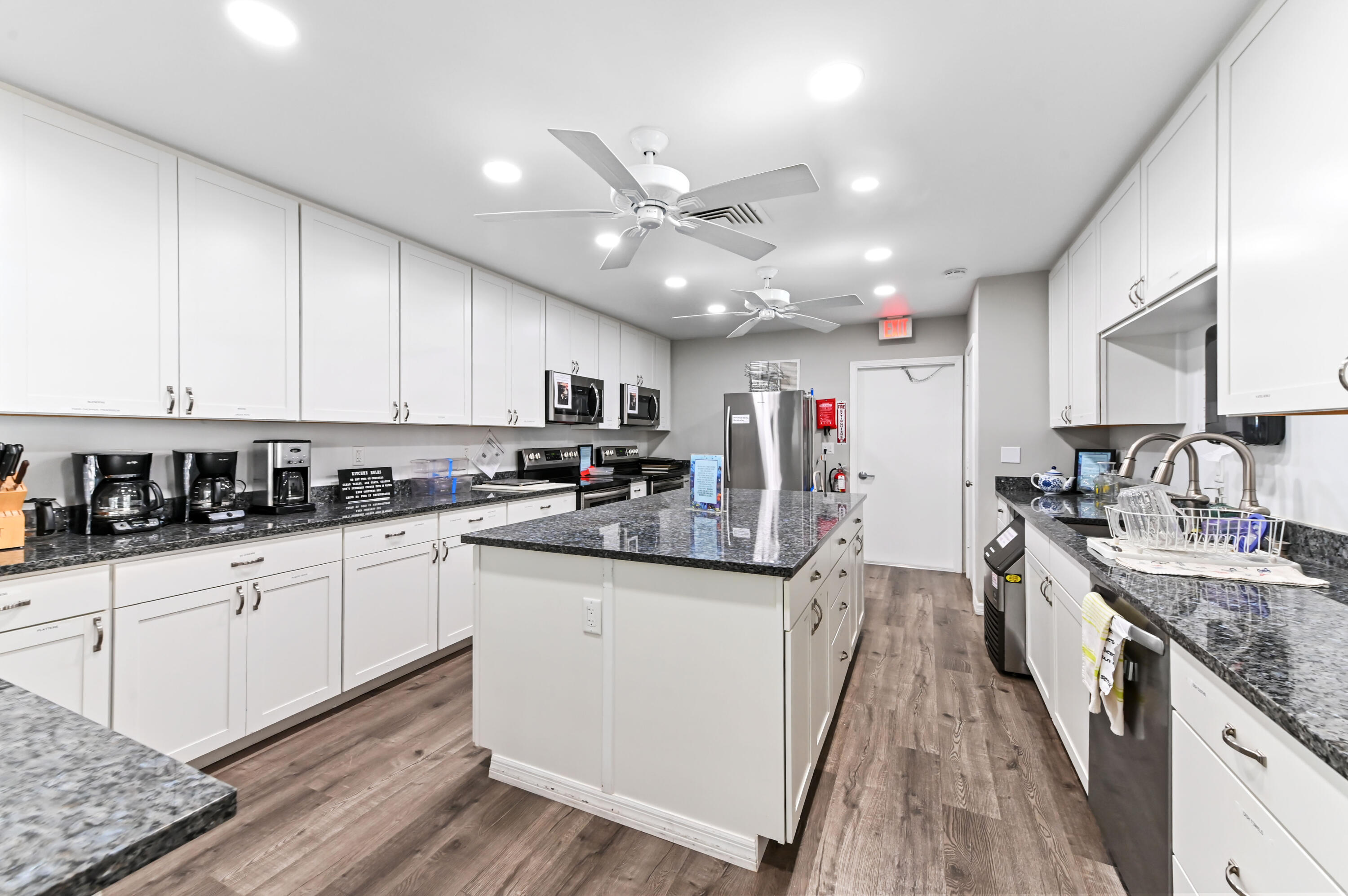 2600 Southeast Ocean Boulevard, Unit AA8 Stuart, FL 34996 - Photo 33 of 36 32 Kitchen 01