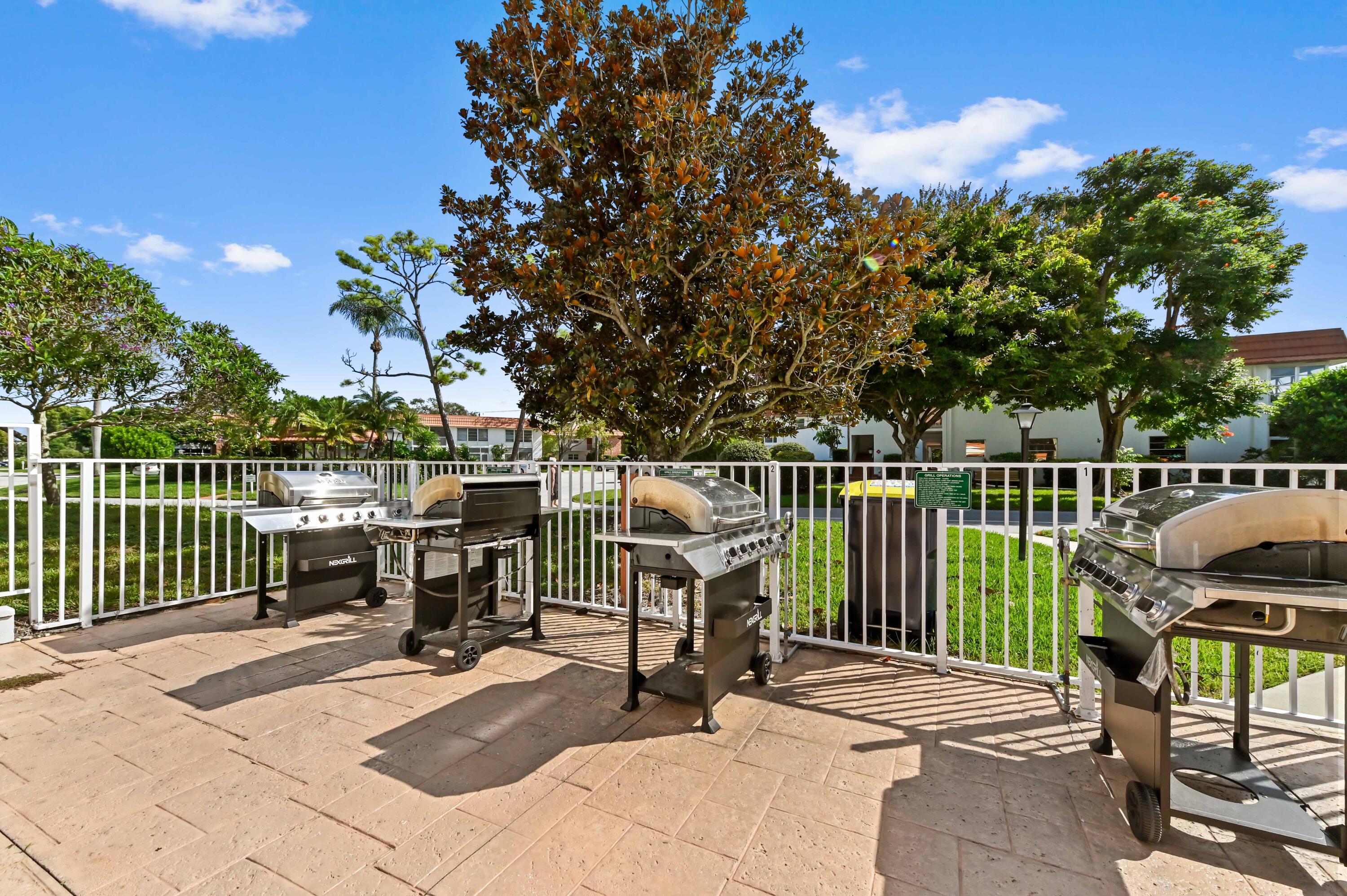 2600 Southeast Ocean Boulevard, Unit AA8 Stuart, FL 34996 - Photo 35 of 36 33 BBQ area 01