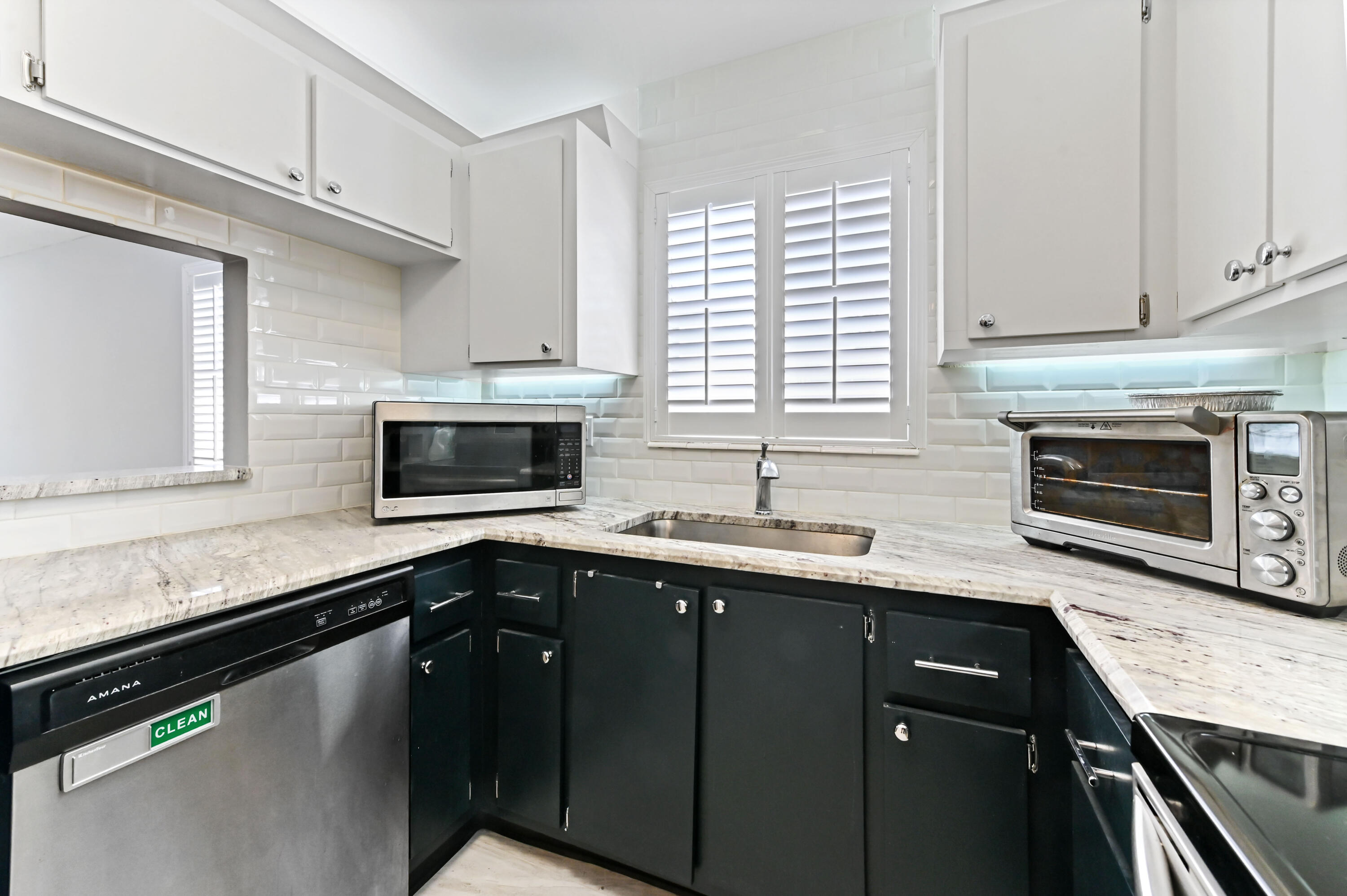 2600 Southeast Ocean Boulevard, Unit AA8 Stuart, FL 34996 - Photo 7 of 36 06 Kitchen 02