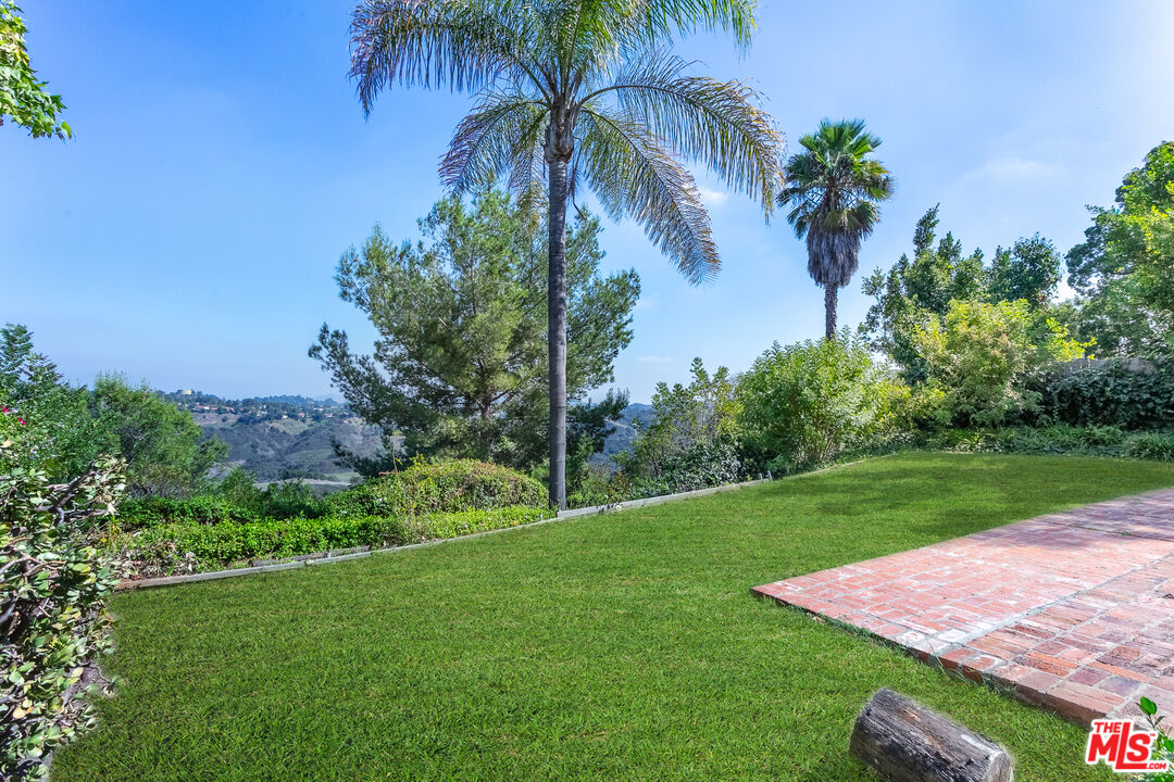 2536 Roscomare Road Los Angeles, CA 90077 - Photo 13 of 16