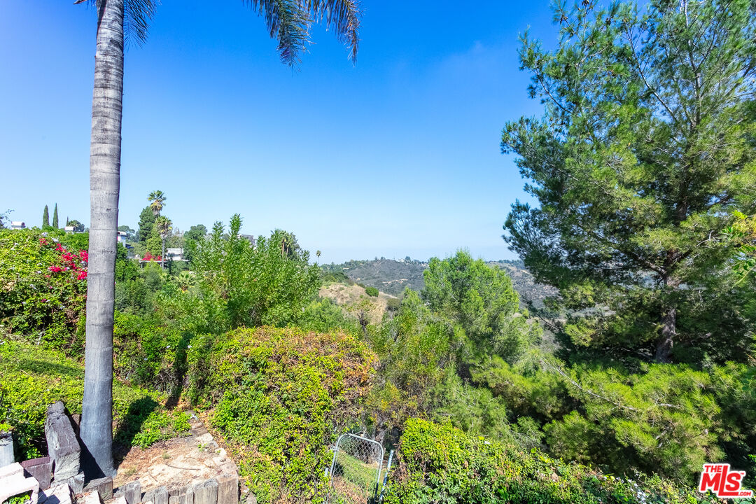 2536 Roscomare Road Los Angeles, CA 90077 - Photo 15 of 16