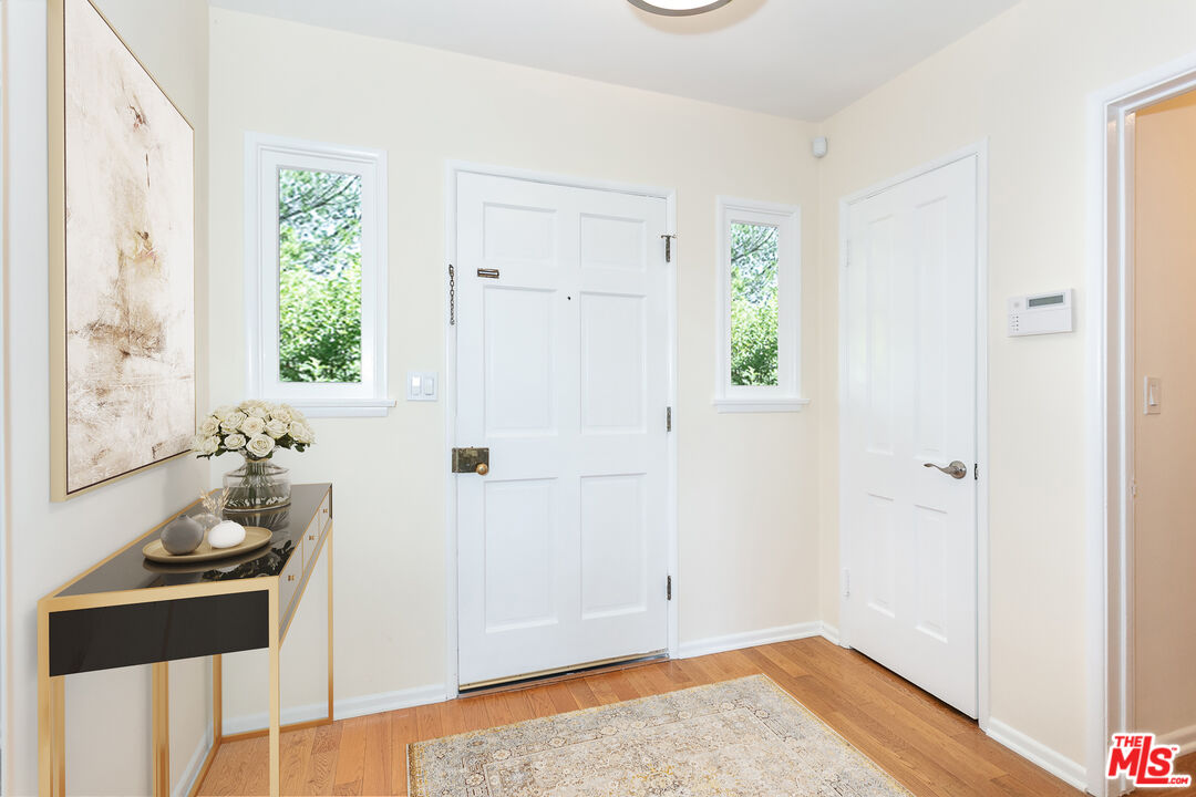 2536 Roscomare Road Los Angeles, CA 90077 - Photo 5 of 16