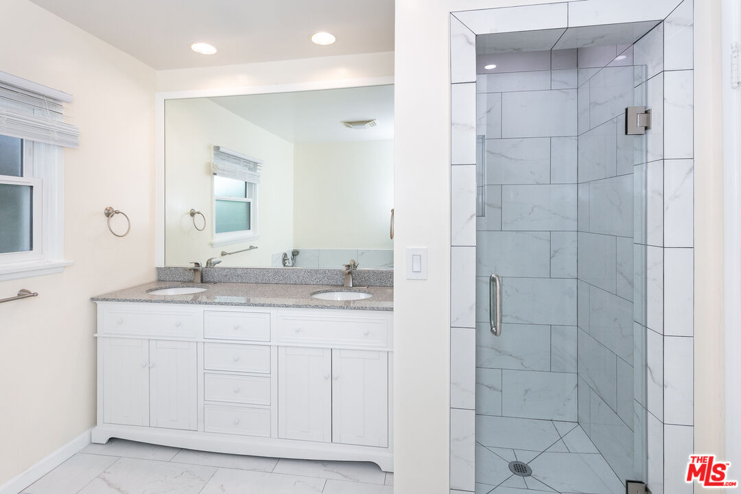 2536 Roscomare Road Los Angeles, CA 90077 - Photo 9 of 16