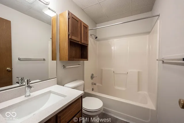 $799 | 3707 North Meridian Street, Unit 2C, Indianapolis, IN 46208