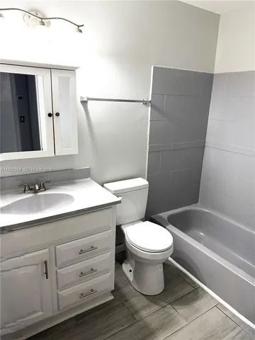 $2,400 | 1822 Southeast Oxmoor Court, Port St. Lucie, FL 34952