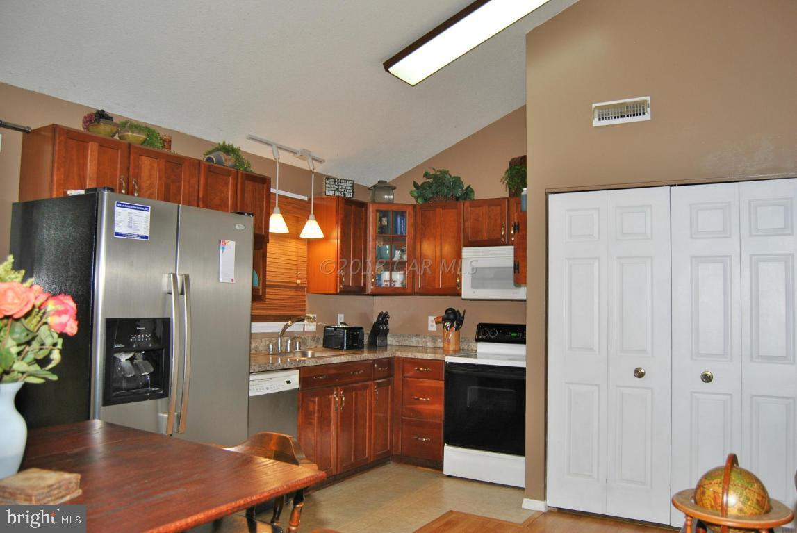 12 Bridgewater Road Ocean Pines, MD 21811 - Photo 3 of 43 Gallery Image 3