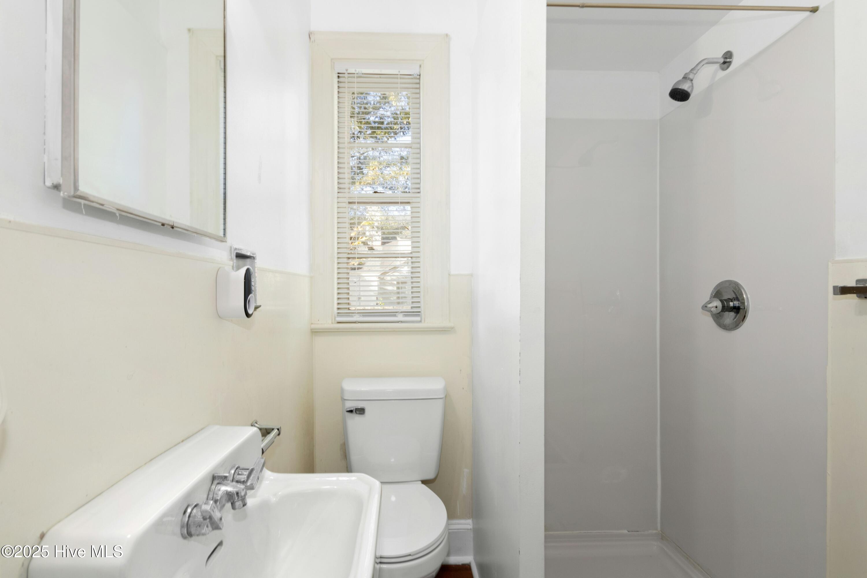 110 Rountree Street West Wilson, NC 27893 - Photo 13 of 26 015-487731-IMG_7276