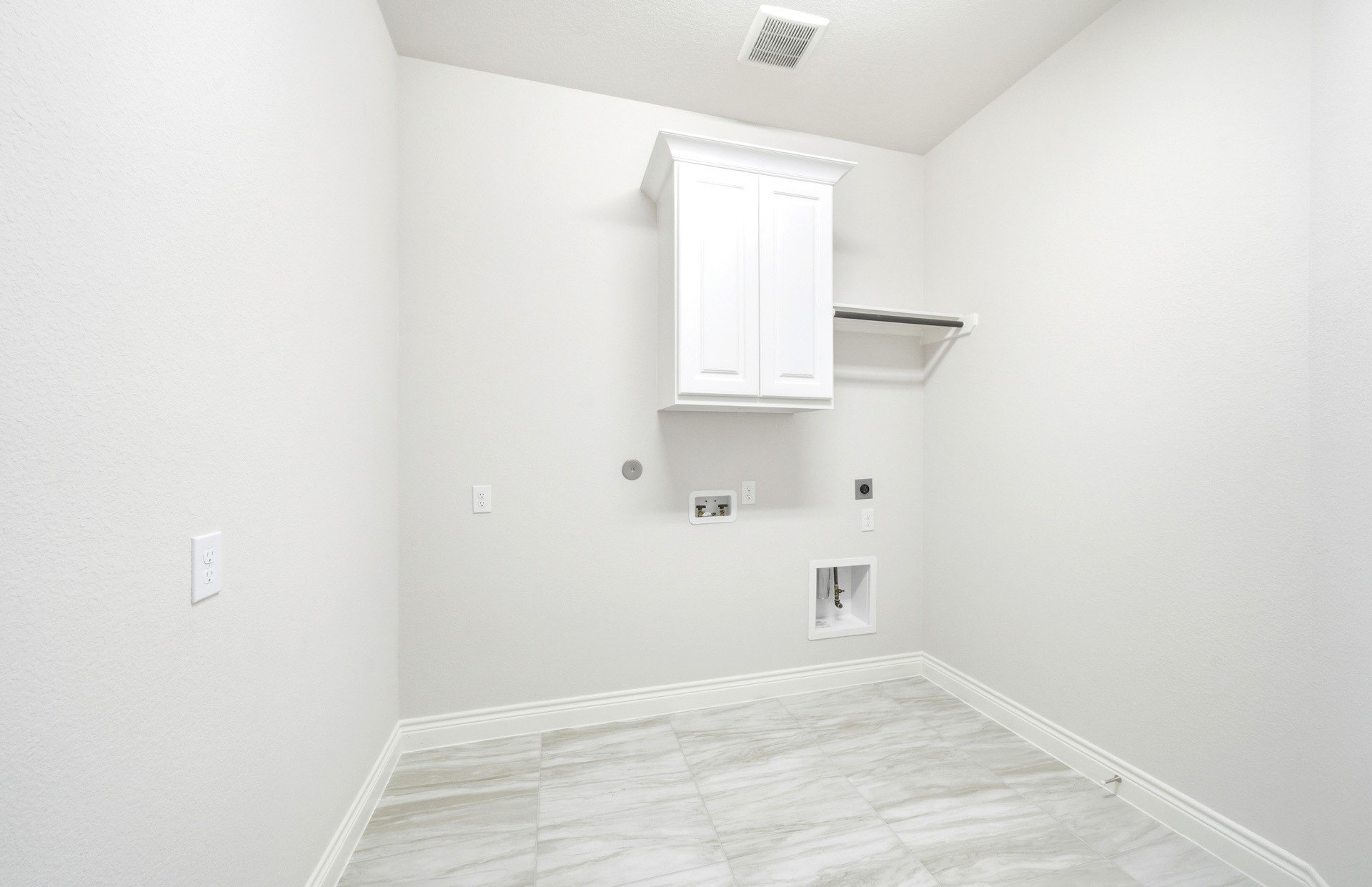 38642 Night Brood Court Magnolia, TX 77354 - Photo 27 of 32 a view of an empty room