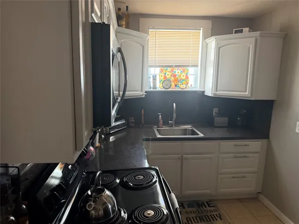 $1,350 | 5313 Avenue K, Galveston, TX 77551