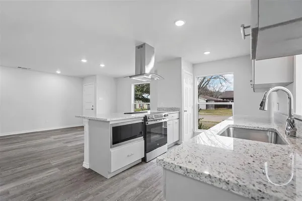 $2,400 | 6202 Glenmoor Drive, Garland, TX 75043