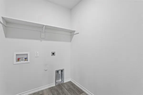 $2,400 | 6202 Glenmoor Drive, Garland, TX 75043