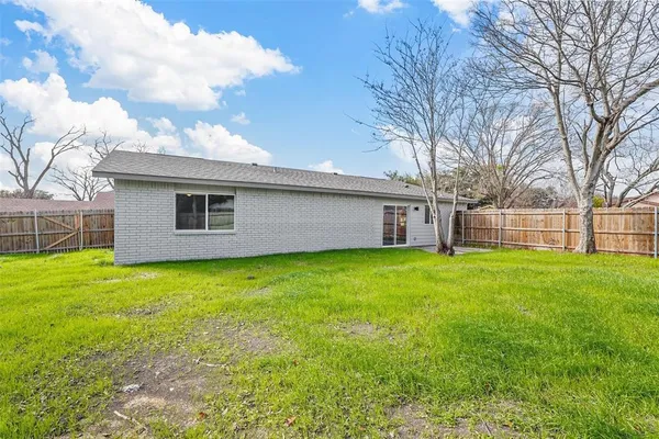 $2,400 | 6202 Glenmoor Drive, Garland, TX 75043
