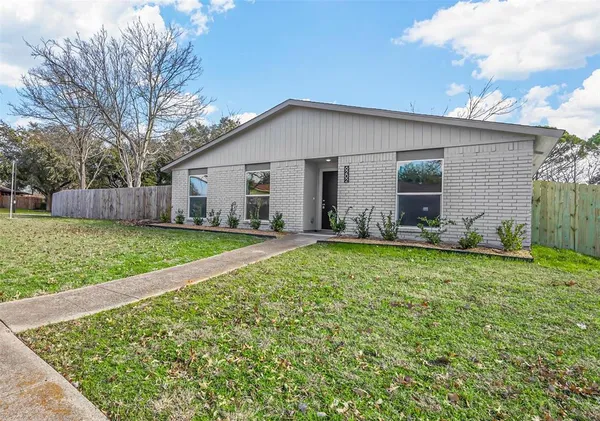 $2,400 | 6202 Glenmoor Drive, Garland, TX 75043
