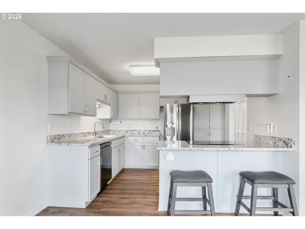 $370,000 | 240 Lone Pine Lane, Unit 5, The Dalles, OR 97058