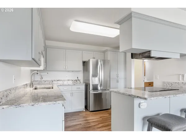 $370,000 | 240 Lone Pine Lane, Unit 5, The Dalles, OR 97058