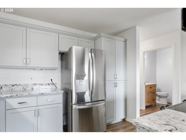 $370,000 | 240 Lone Pine Lane, Unit 5, The Dalles, OR 97058