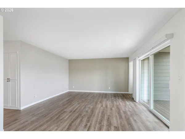 $370,000 | 240 Lone Pine Lane, Unit 5, The Dalles, OR 97058